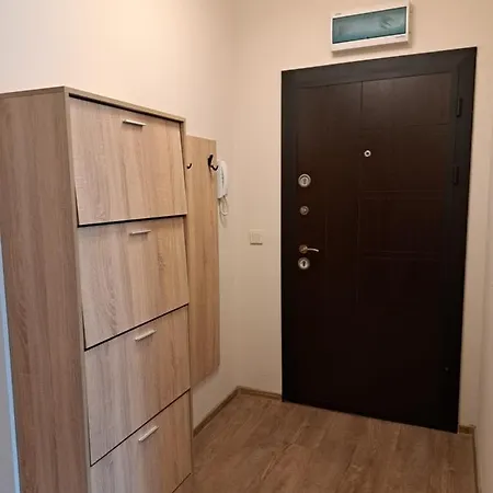 Διαμέρισμα 2 *