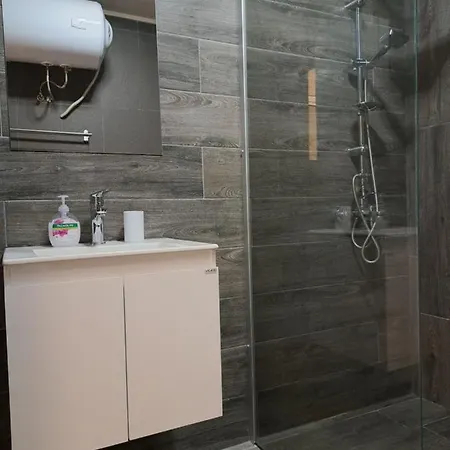 2 Apartment *
